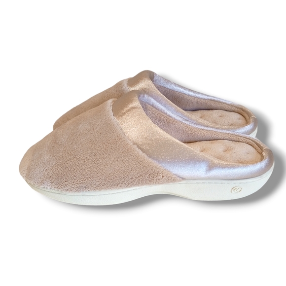 New 🌷 Isotoner Women's Microterry Clog With Satin Cuff Slippers Taupe - Picture 5 of 16